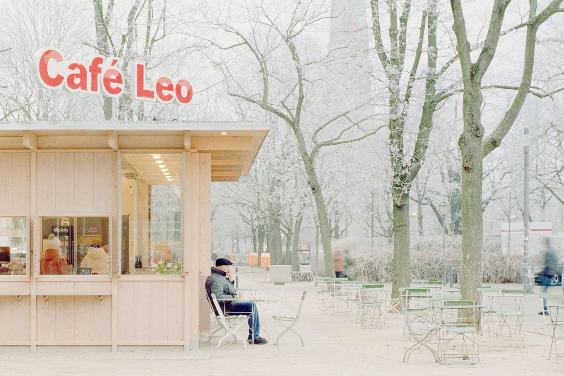 Nike&#x20;f&#xFC;r&#x20;soziale&#x20;Intervention&#x3A;&#x20;Caf&#xE9;&#x20;Leo,&#x20;Berlin,&#x20;Architektur&#x3A;&#x20;sophie&#x20;&amp;&#x20;hans,&#x20;&#xA9;&#x20;Bryn&#x20;Donkersloot