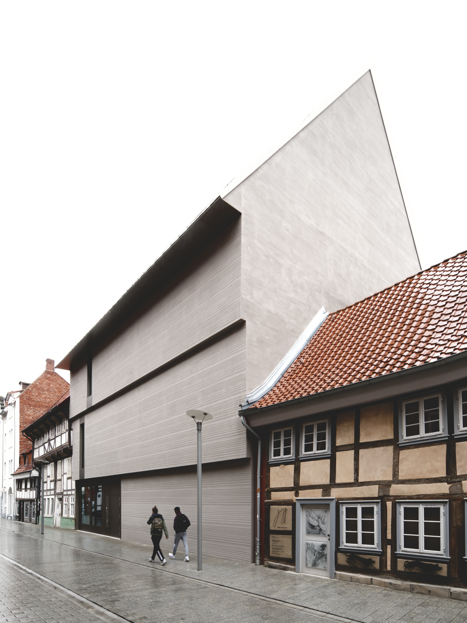 https://detail-cdn.s3.eu-central-1.amazonaws.com/media/catalog/product/0/1/01-Atelier-ST-Kunsthaus-Goettingen-Dominik-Keul.jpg?width=437&height=582&store=de_de&image-type=image