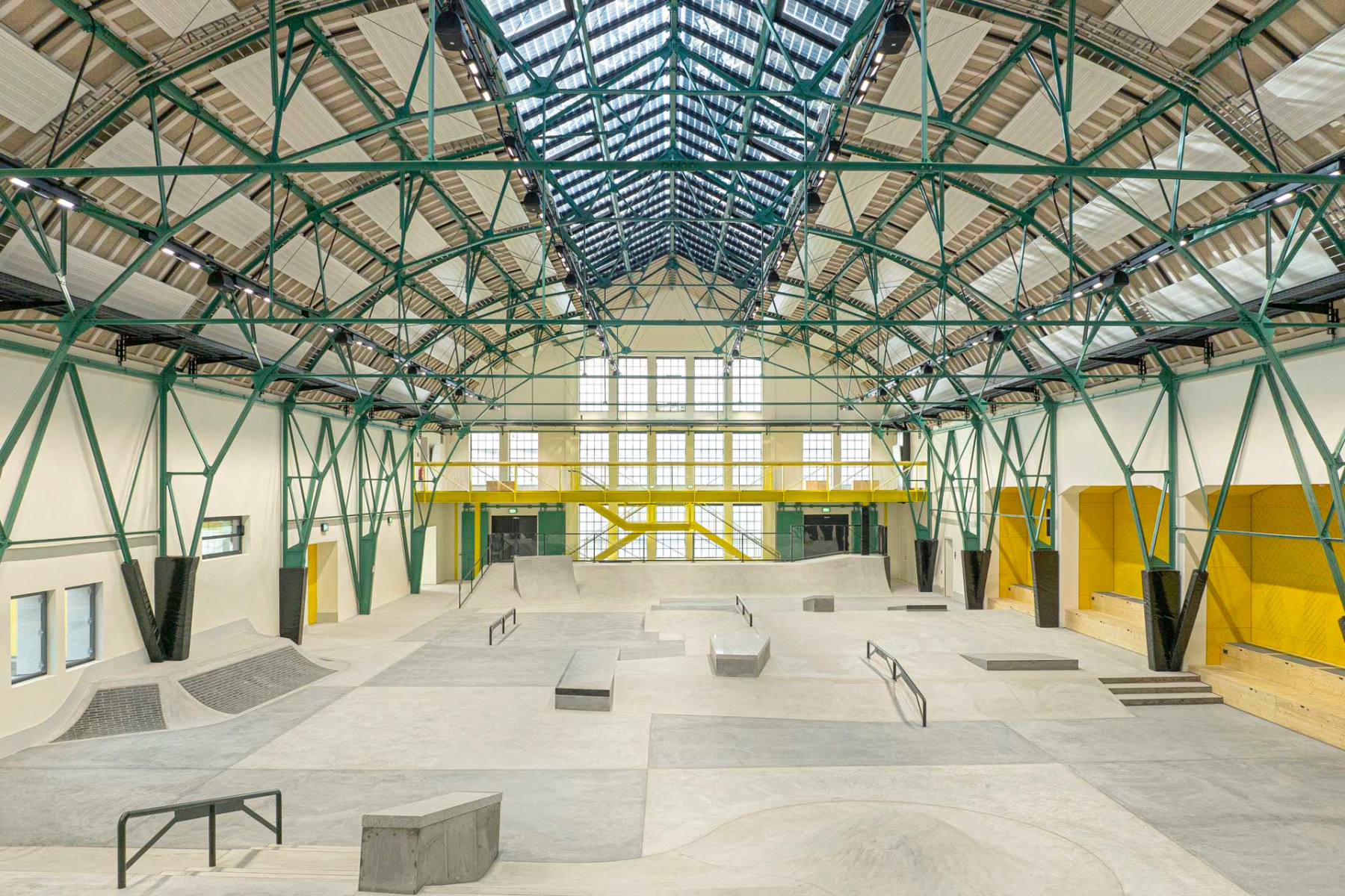 Auf&#x20;rund&#x20;1000&#x20;m&#xB2;&#x20;Fl&#xE4;che&#x20;bietet&#x20;die&#x20;ehemalige&#x20;Eggenfabrik&#x20;nun&#x20;Raum&#x20;f&#xFC;r&#x20;Skateboard,&#x20;BMX&#x20;und&#x20;andere&#x20;Trendsportanlagen.&#x20;&#xA9;&#x20;David&#x20;Matthiessen&#x20;Fotografie