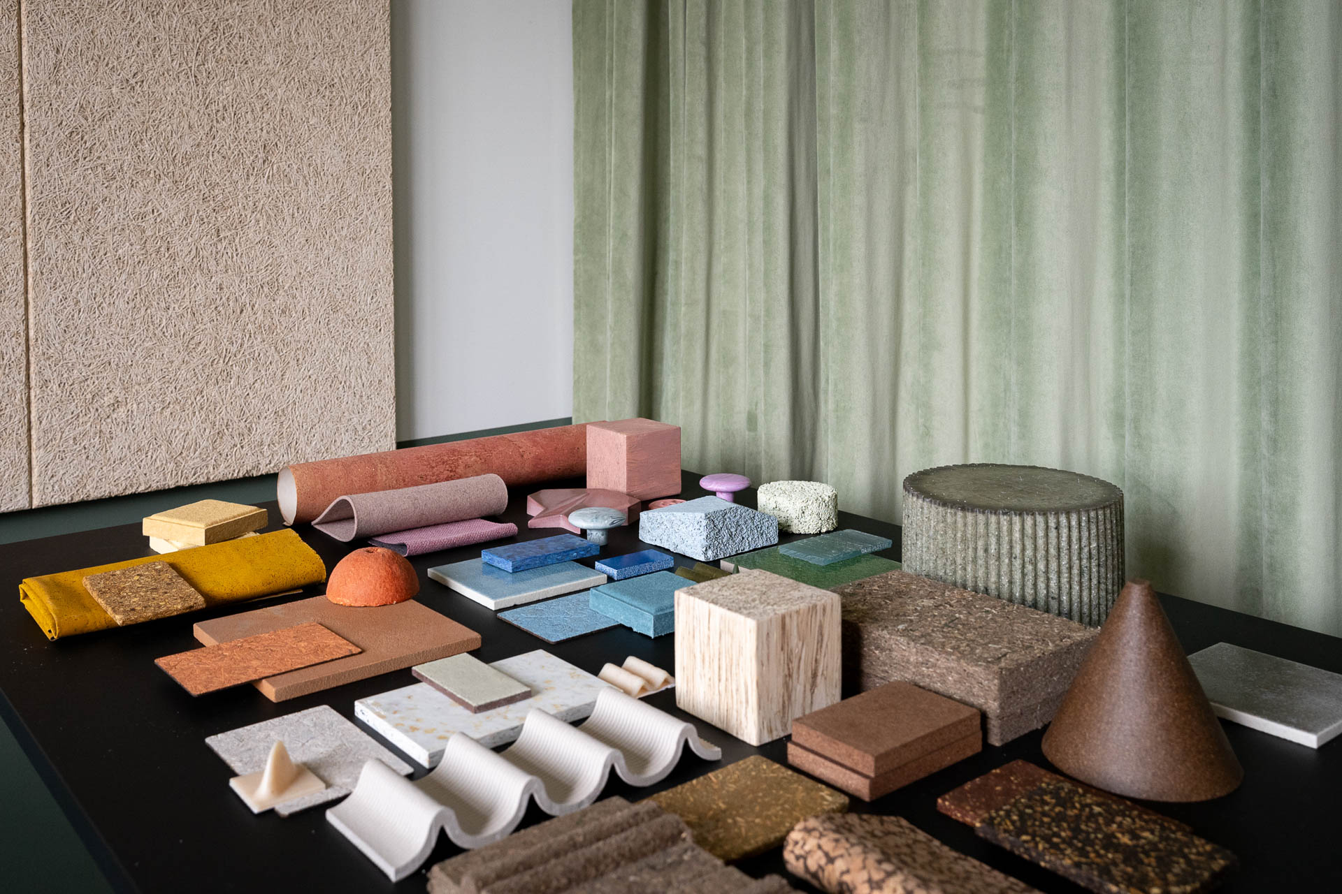 Materialproben im Archiv von Studio Matterialista, Berlin, &copy; MATTERIALISTA 