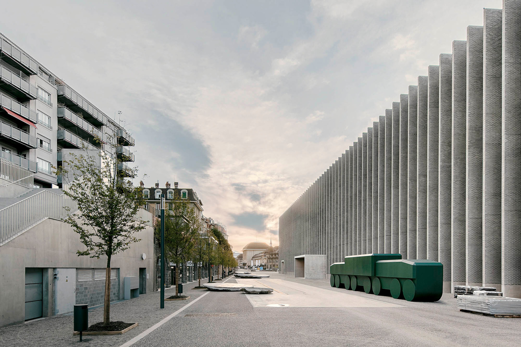 Die Backsteinfassaden reflektieren die Industriegeschichte des Ortes und geben dem Baublock Textur und ein lebhaftes Muster. © Simon Menges | Einreichung im Rahmen des Fritz-Höger-Preises 2020 für Backstein-Architektur