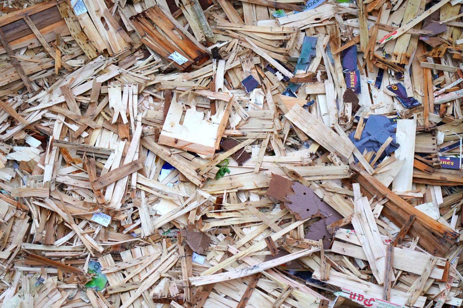 Holzabfälle sind kostbares Recyclingmaterial., © Yvonne Kavermann