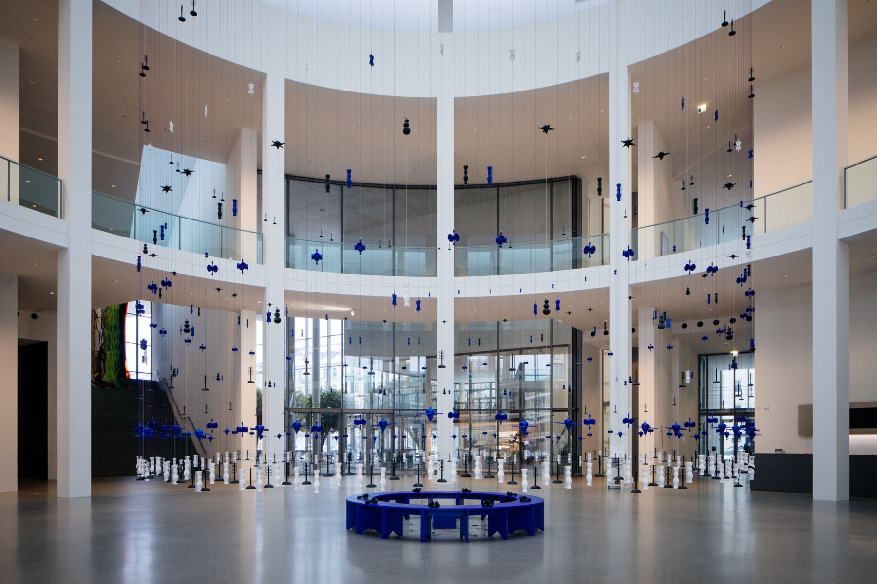 „Heimat – Ein Liebesbrief“ in der Rotunde der Pinakothek der Moderne, © Architekturmuseum der TUM, Foto: Ulrike Myrzik