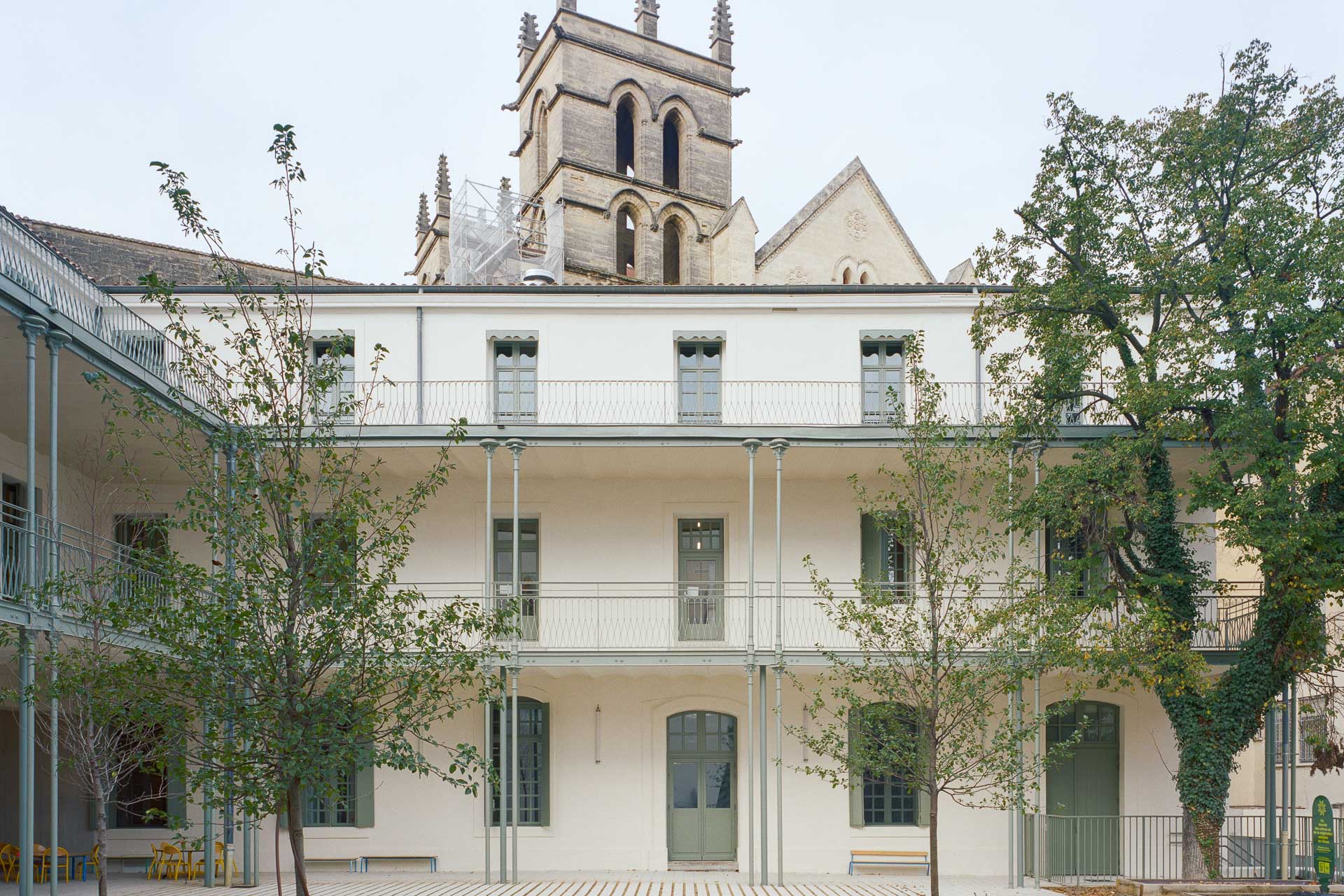 The&#x20;patio&#x20;is&#x20;considered&#x20;the&#x20;heart&#x20;of&#x20;Pierre&#x20;et&#x20;Colette&#x20;Soulages&#x20;Primary&#x20;School,&#x20;&#xA9;&#x20;Severin&#x20;Malaud