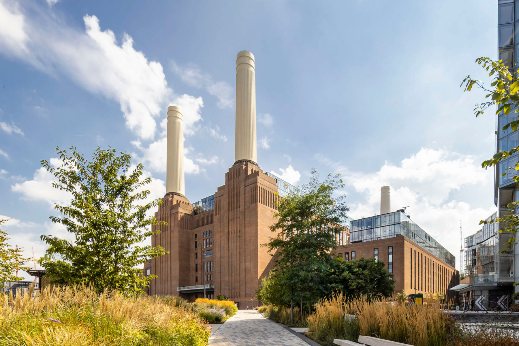 https://detail-cdn.s3.eu-central-1.amazonaws.com/media/catalog/product/0/1/01-sanierung-battersea-power-station-london-wilkinson-eyre-erweiterung-einfamilienhaus-den-haag-bas-vogelpoel.jpg?width=437&height=582&store=de_de&image-type=image