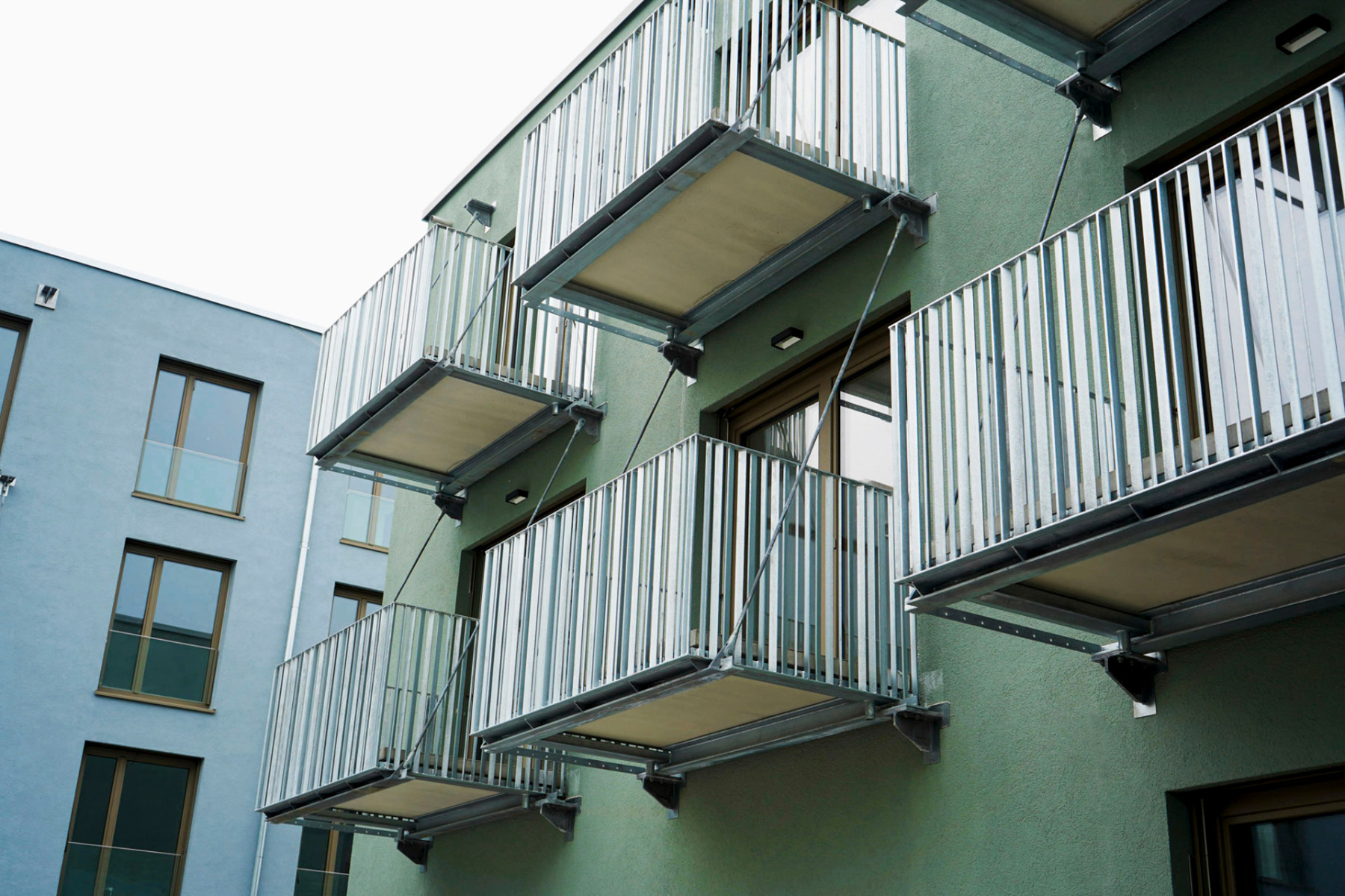 Im Vinzenz-Quartier in Wangen sind insgesamt 122 Wohneinheiten in sechs Häusern entstanden. Drei davon sind Holz- oder Holzhybridbauten. © solidian