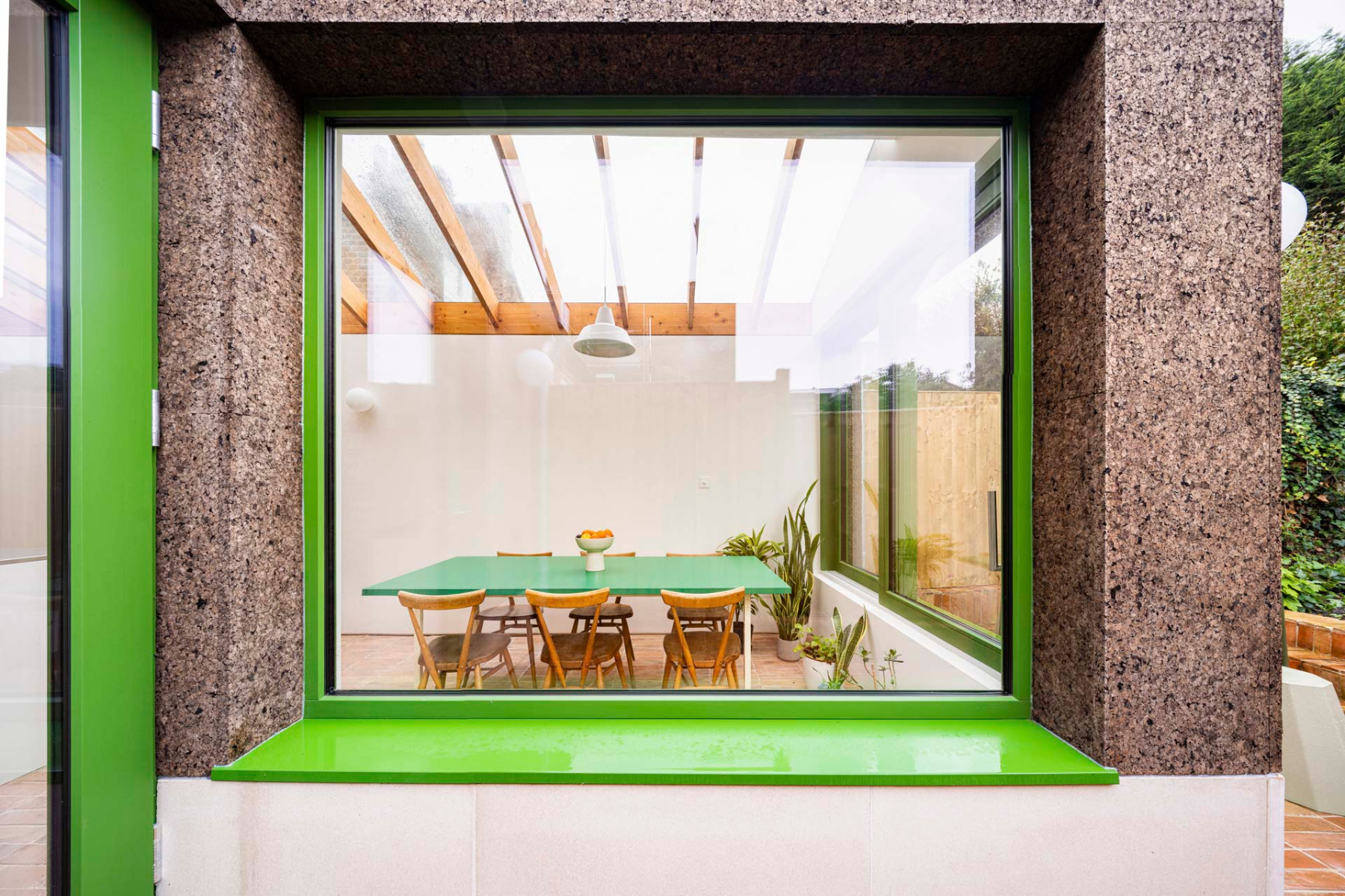 https://detail-cdn.s3.eu-central-1.amazonaws.com/media/catalog/product/0/2/02-camberwell-cork-house-london-delve-architects.jpg?width=437&height=582&store=de_de&image-type=image