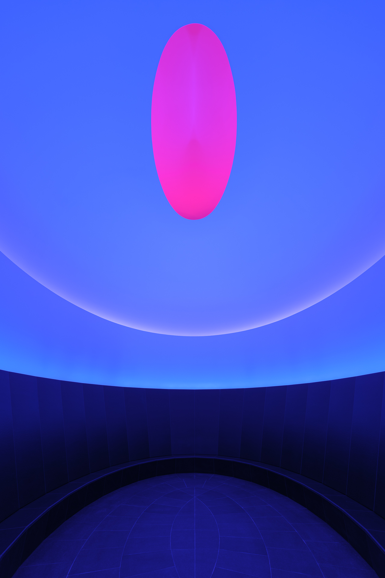 https://detail-cdn.s3.eu-central-1.amazonaws.com/media/catalog/product/0/2/02-led-hochleistungsleuchten-zumtobel-kinderspital-zuerich-james-turrell-skyspace-sustenance-2024.jpg?width=437&height=582&store=de_de&image-type=image