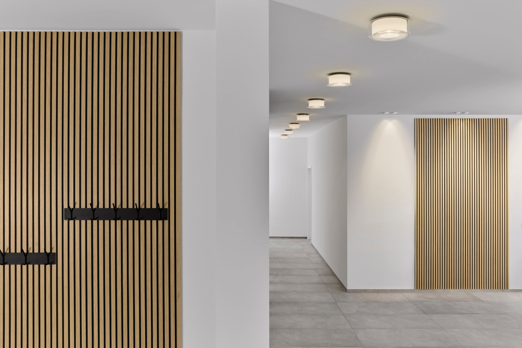 https://detail-cdn.s3.eu-central-1.amazonaws.com/media/catalog/product/0/2/02-serien-lighting-firmenzentrale-f_r-projektbau-rossdorf-kollektionsleuchten.jpg?width=437&height=582&store=de_de&image-type=image