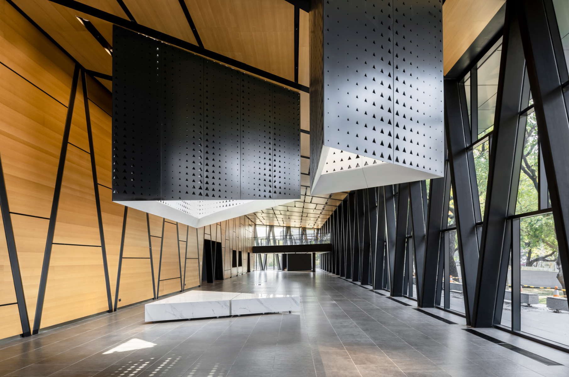 https://detail-cdn.s3.eu-central-1.amazonaws.com/media/catalog/product/0/3/03-pingtung-public-library-mayu-architects.jpg?width=437&height=582&store=de_en&image-type=image