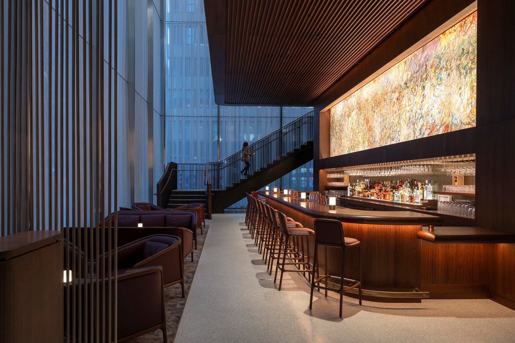 https://detail-cdn.s3.eu-central-1.amazonaws.com/media/catalog/product/0/3/03-restaurant_in_new_york_von_foster_partners.jpg?width=437&height=582&store=de_de&image-type=image