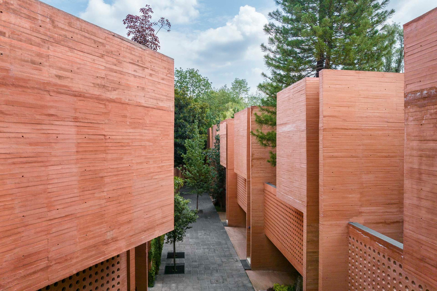 Wohnanlage Real de los Reyes in Mexiko von Mta+v