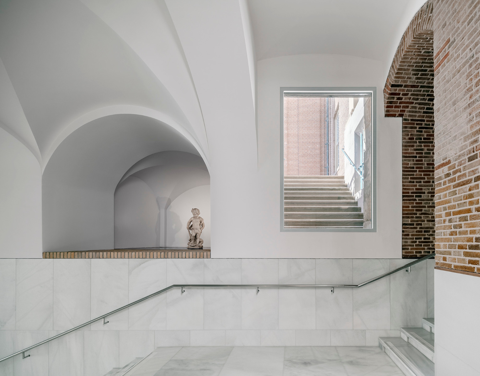 https://detail-cdn.s3.eu-central-1.amazonaws.com/media/catalog/product/0/4/04-erweiterung-museum-paleis-het-loo-kaan-architecten.jpg?width=437&height=582&store=de_en&image-type=image