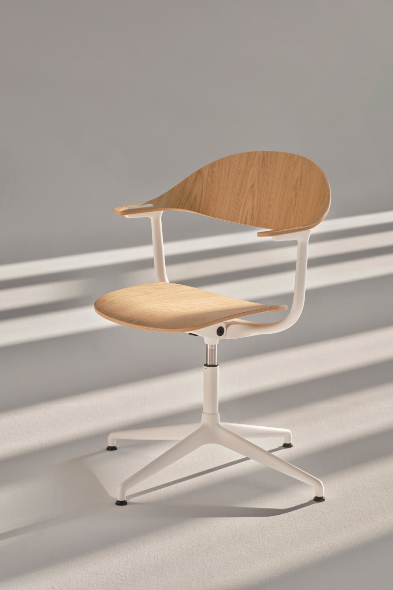 https://detail-cdn.s3.eu-central-1.amazonaws.com/media/catalog/product/0/4/04-mynt-vitra.jpg?width=437&height=582&store=de_de&image-type=image