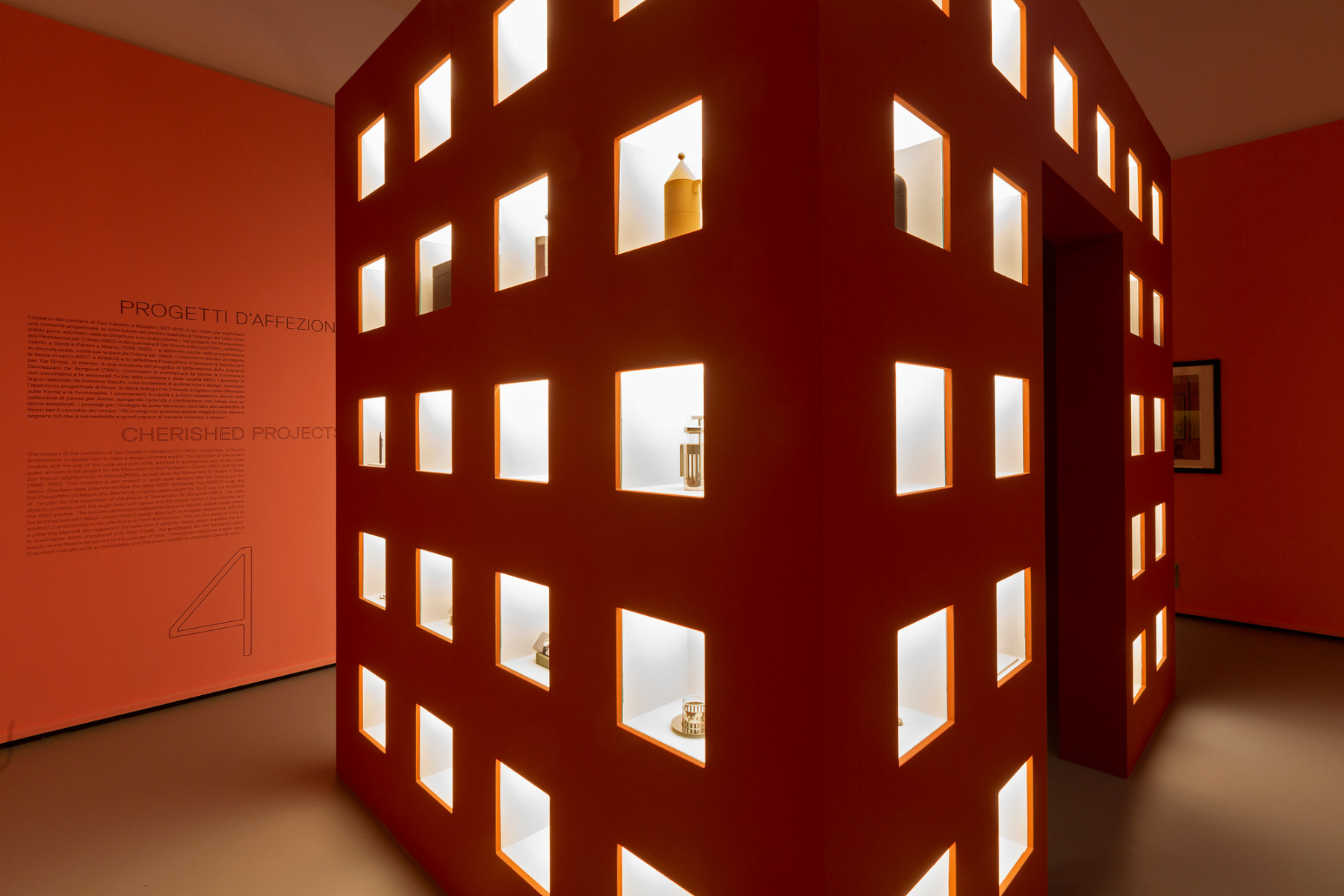 https://detail-cdn.s3.eu-central-1.amazonaws.com/media/catalog/product/0/5/05-aldo-rossi-ausstellung-mailand.jpg?width=437&height=582&store=de_de&image-type=image