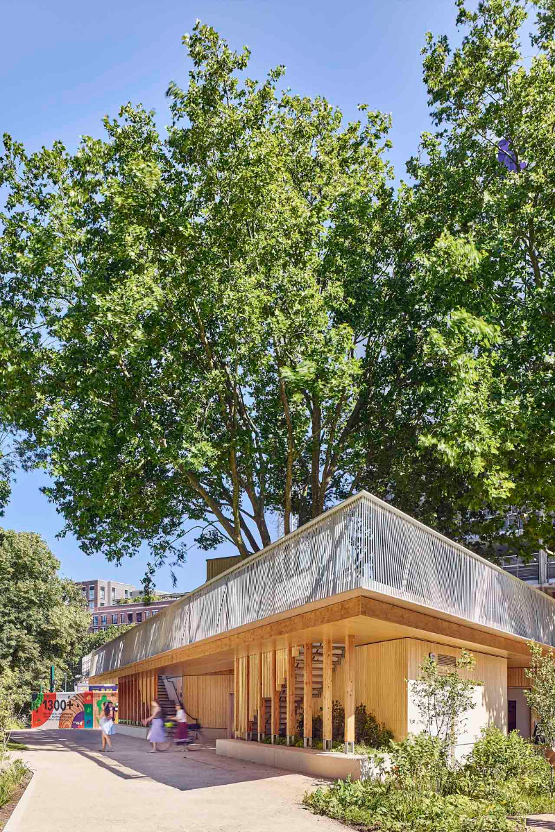 https://detail-cdn.s3.eu-central-1.amazonaws.com/media/catalog/product/0/5/05-tree-house-london-bell-phillips-architects.jpg?width=437&height=582&store=de_en&image-type=image