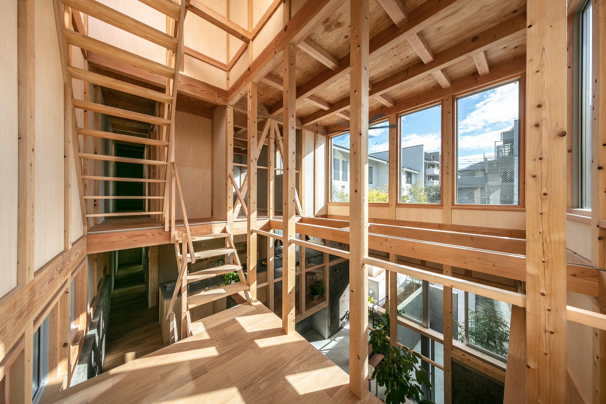 https://detail-cdn.s3.eu-central-1.amazonaws.com/media/catalog/product/0/6/06_Kiyoaki_Takeda_House_in_Setagaya_Masaki_Hamada.jpg?width=437&height=582&store=de_de&image-type=image