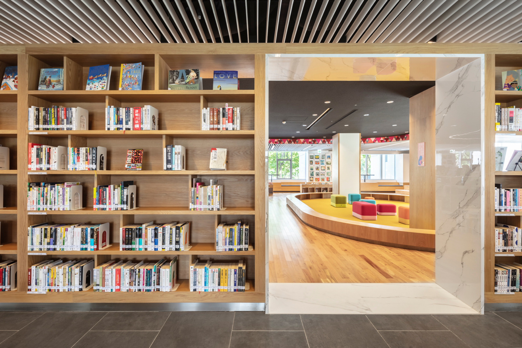 https://detail-cdn.s3.eu-central-1.amazonaws.com/media/catalog/product/0/7/07-pingtung-public-library-mayu-architects.jpg?width=437&height=582&store=de_de&image-type=image
