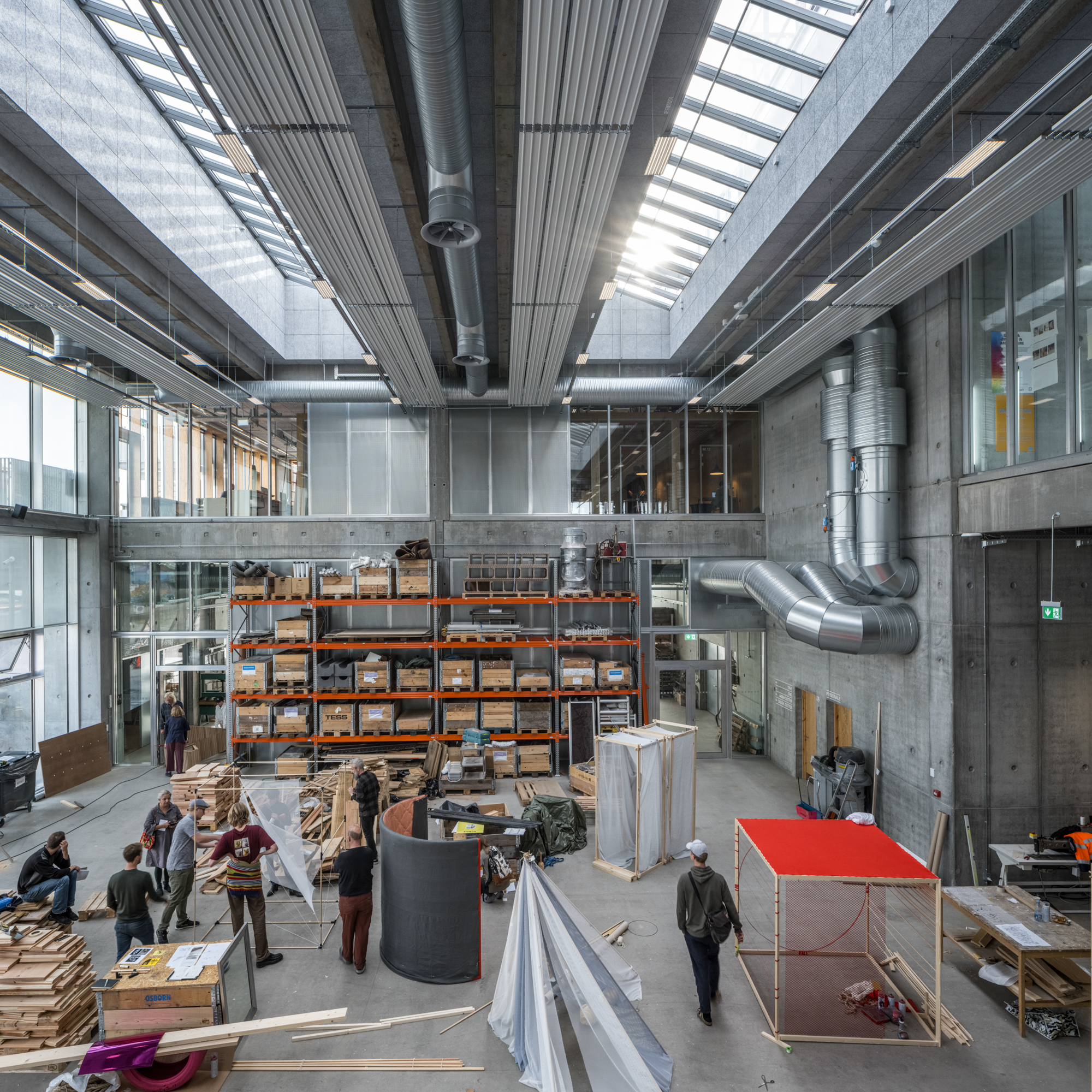 https://detail-cdn.s3.eu-central-1.amazonaws.com/media/catalog/product/0/8/08-Architekturhochschule-Aarhus-Adept.jpg?width=437&height=582&store=de_de&image-type=image