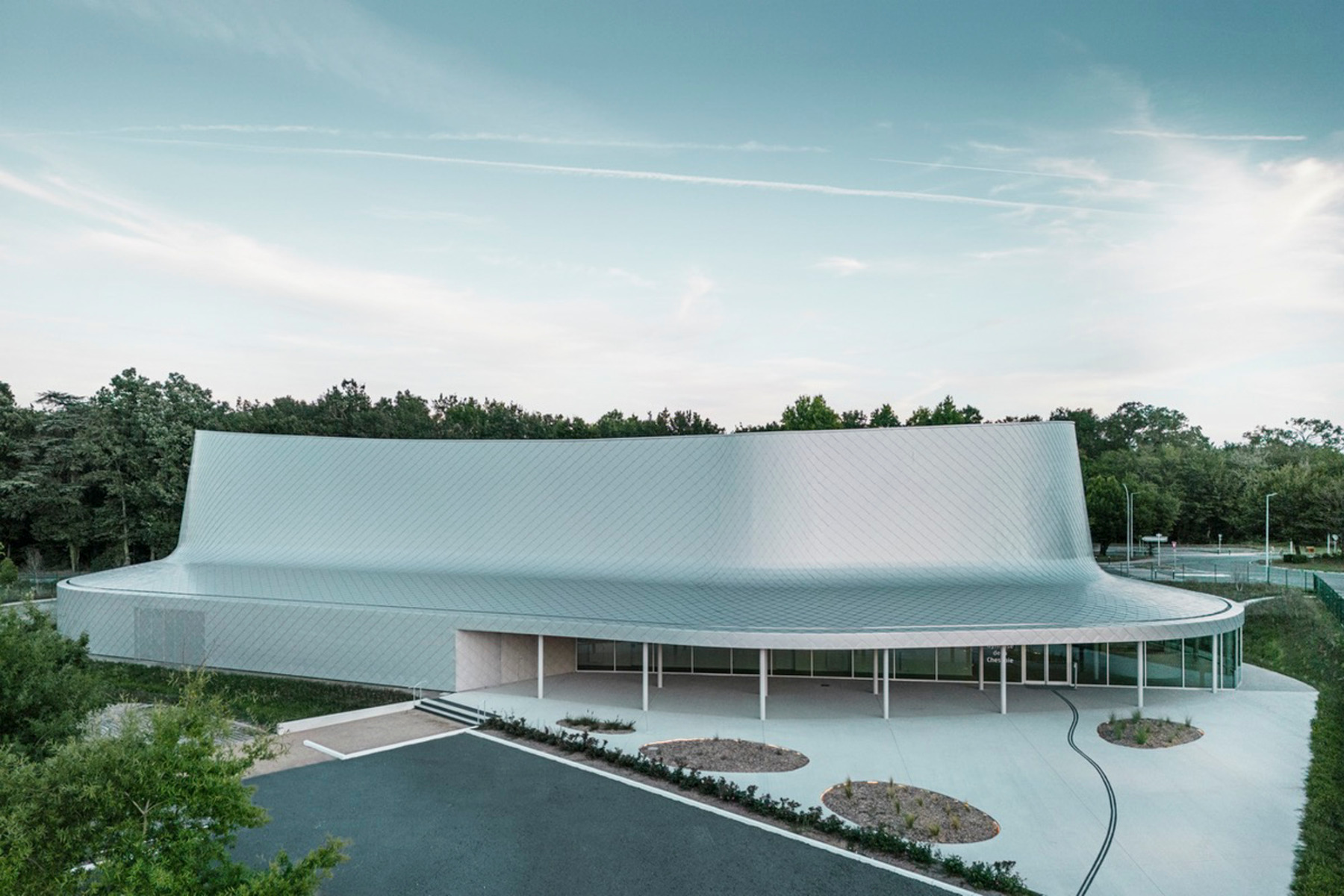 Sporthalle von Bohuon Bertic Architectes, © Prefa, Croce & Wir