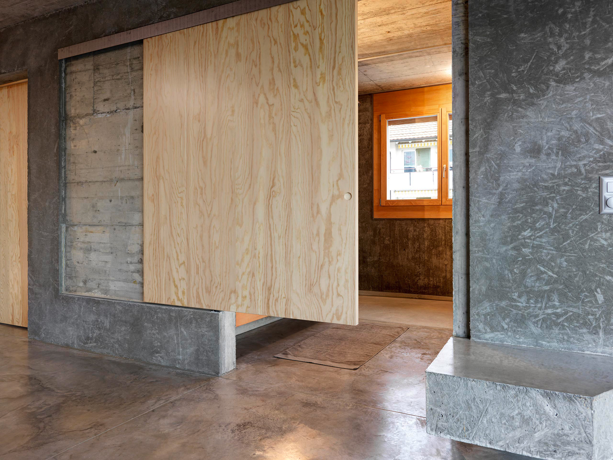 https://detail-cdn.s3.eu-central-1.amazonaws.com/media/catalog/product/0/8/08_Gus_Wuestemann_Architects_Affordable_Housing_Langgruetstrasse_Zuerich_Bruno_Helbling.jpg?width=437&height=582&store=de_en&image-type=image