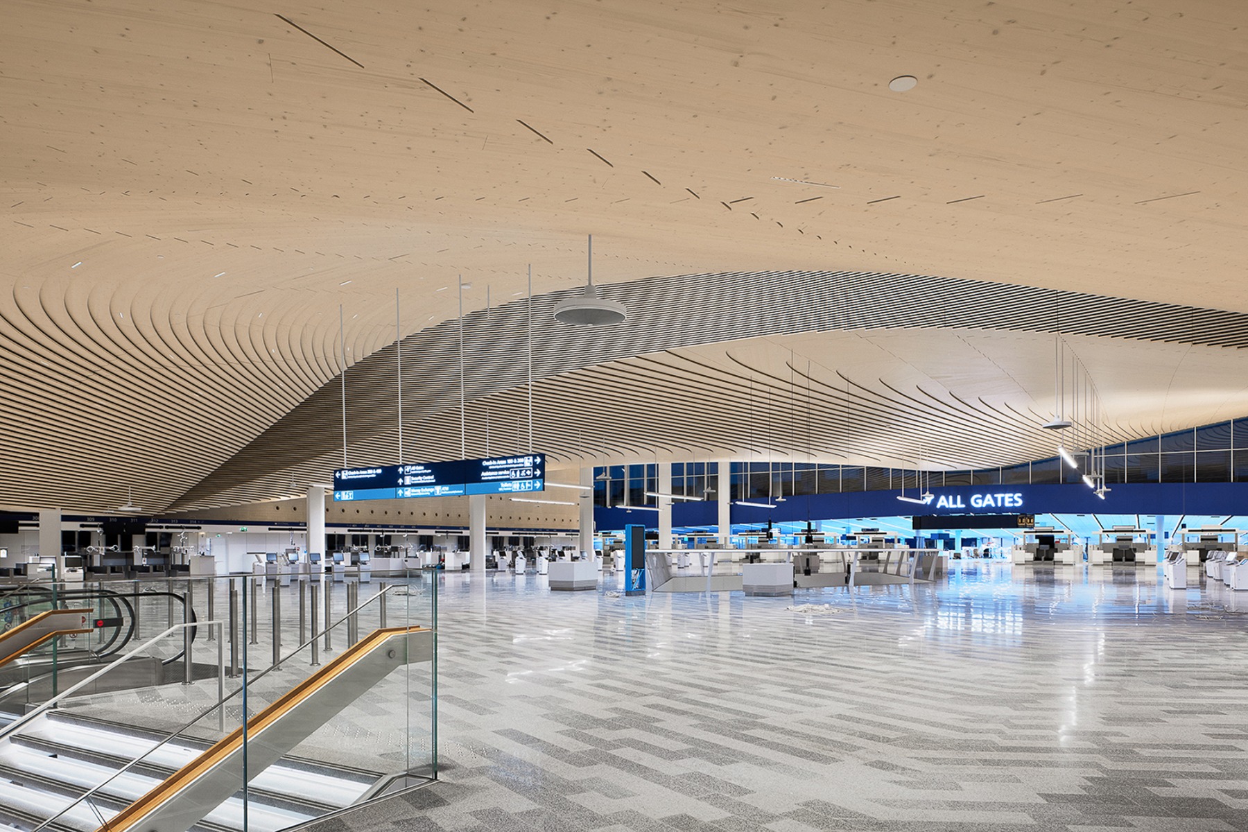 https://detail-cdn.s3.eu-central-1.amazonaws.com/media/catalog/product/0/9/09-ala-architects-erweitern-flughafen-in-helsinki.jpg?width=437&height=582&store=de_de&image-type=image