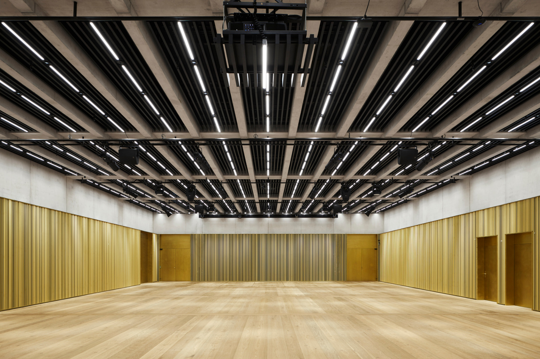 https://detail-cdn.s3.eu-central-1.amazonaws.com/media/catalog/product/0/9/09-erweiterung-kunsthaus-zu_rich-david-chipperfield-architects.jpg?width=437&height=582&store=de_de&image-type=image