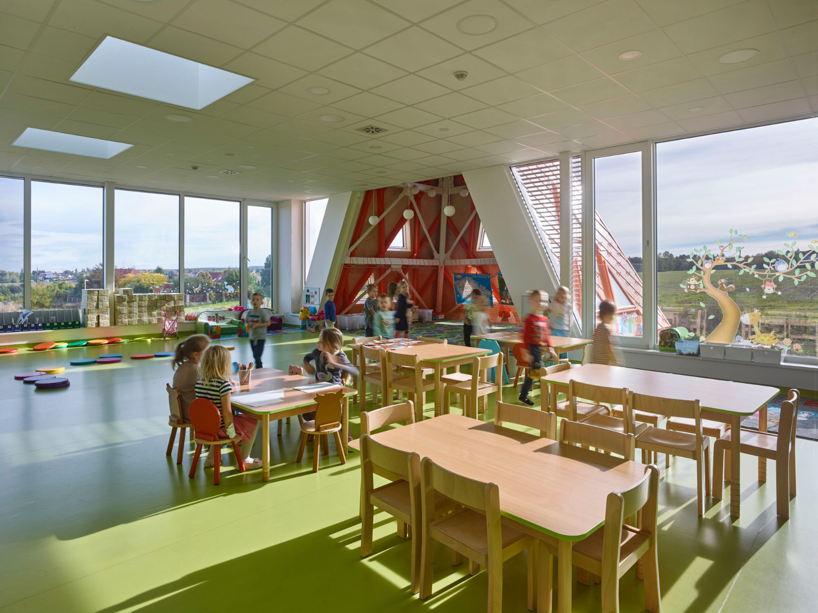 https://detail-cdn.s3.eu-central-1.amazonaws.com/media/catalog/product/0/9/09-kindergarten-tschechien-architektura.jpg?width=437&height=582&store=de_en&image-type=image