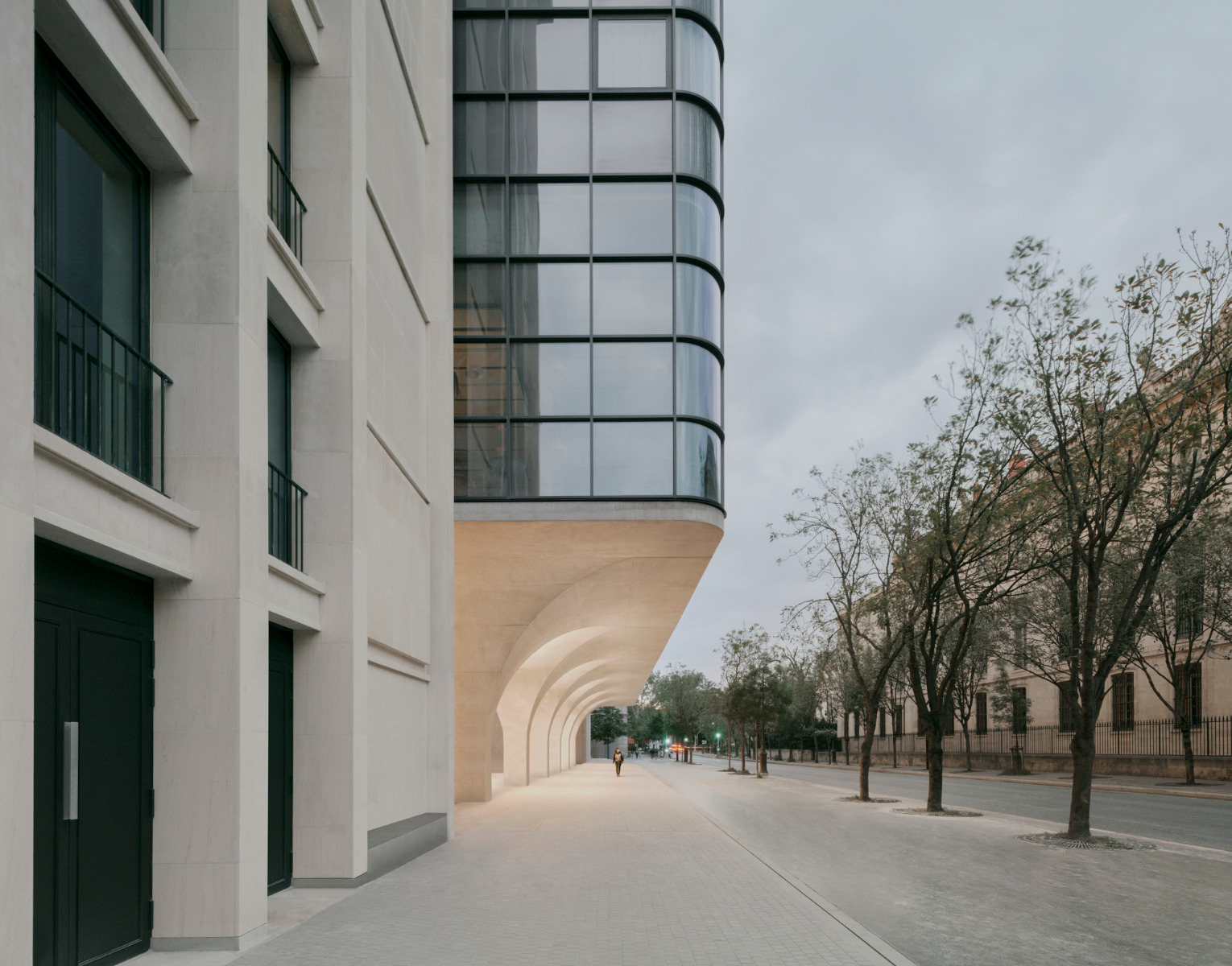 https://detail-cdn.s3.eu-central-1.amazonaws.com/media/catalog/product/0/9/09-stadtreparatur-paris-david-chipperfield-architects.jpg?width=437&height=582&store=de_de&image-type=image
