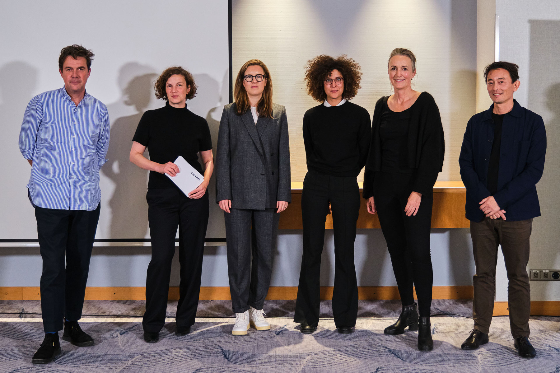 v.l.n.r.: Annelen Schmidt-Vollenbroich, Hinda Bouabdallah, Jeanette Kunsmann, Almut Grüntuch-Ernst, Alexander Franz, Jonathan Tuckey, Kirsten Stopp © Tim Petersen/Detail