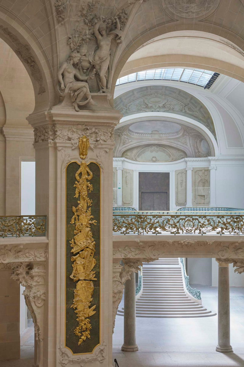 https://detail-cdn.s3.eu-central-1.amazonaws.com/media/catalog/product/1/0/10-restaurierung-grand-palais-paris-chatillon-architectes.jpg?width=437&height=582&store=de_de&image-type=image