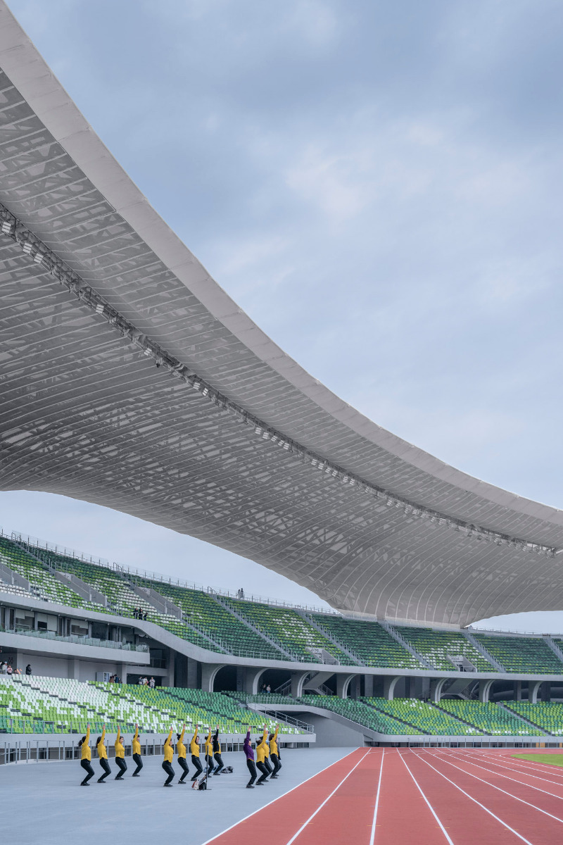 https://detail-cdn.s3.eu-central-1.amazonaws.com/media/catalog/product/1/0/10-stadion-quzhou-mad-architects.jpg?width=437&height=582&store=de_de&image-type=image