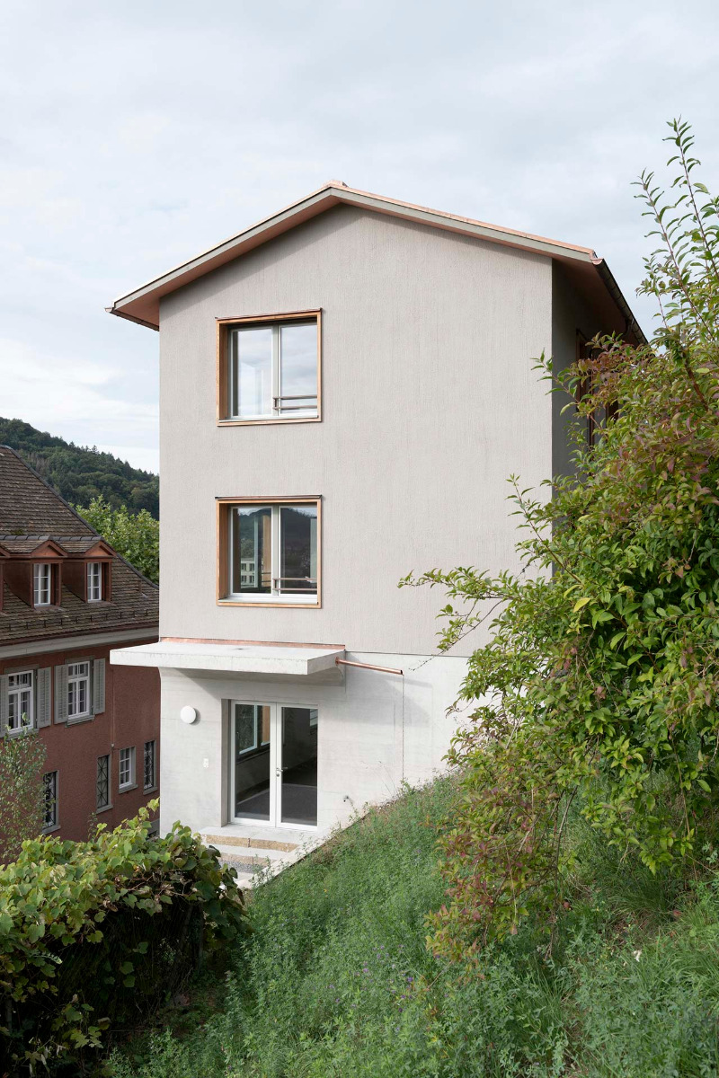 https://detail-cdn.s3.eu-central-1.amazonaws.com/media/catalog/product/1/0/10-wohnhaeuser-badener-schlossberg-zuerich-menzi-buergler-kuithan-architekten.jpg?width=437&height=582&store=de_en&image-type=image