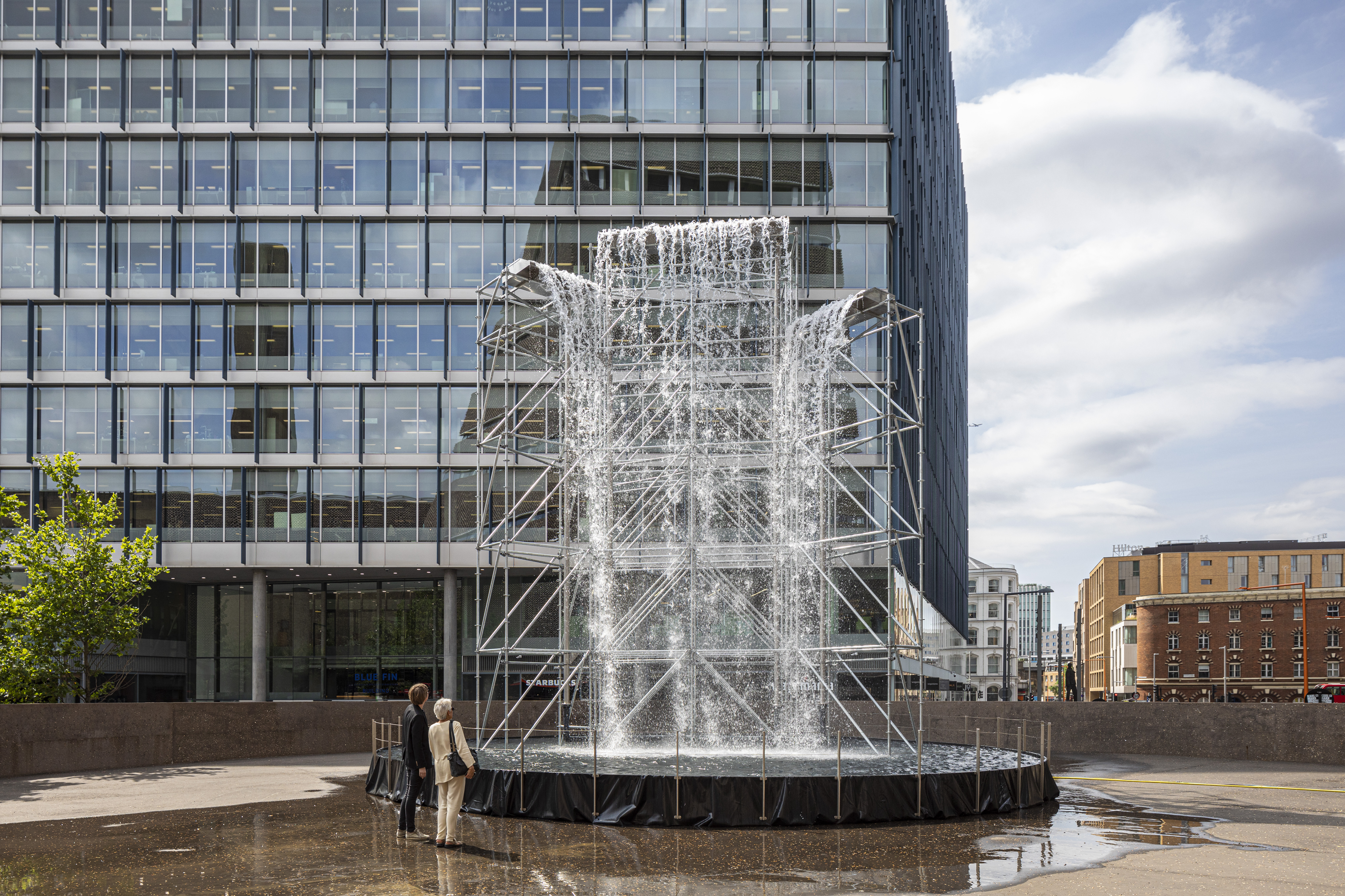 https://detail-cdn.s3.eu-central-1.amazonaws.com/media/catalog/product/1/1/11-Olafur-Eliasson-2019-Olafur_Eliasson__Waterfall_2019.jpg?width=437&height=582&store=de_de&image-type=image