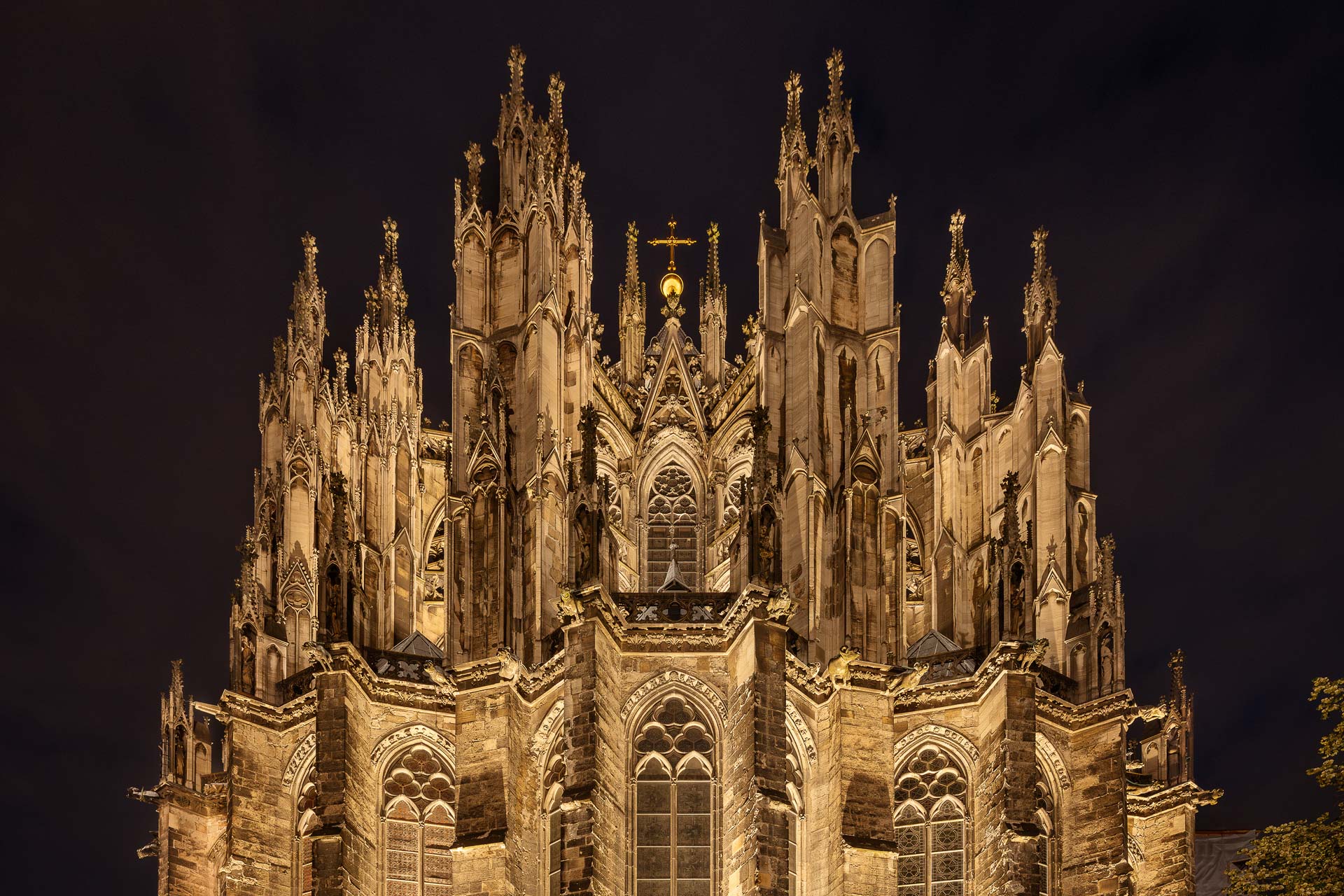 https://detail-cdn.s3.eu-central-1.amazonaws.com/media/catalog/product/1/2/12-led-beleuchtung-koelner-dom.jpg?width=437&height=582&store=de_de&image-type=image