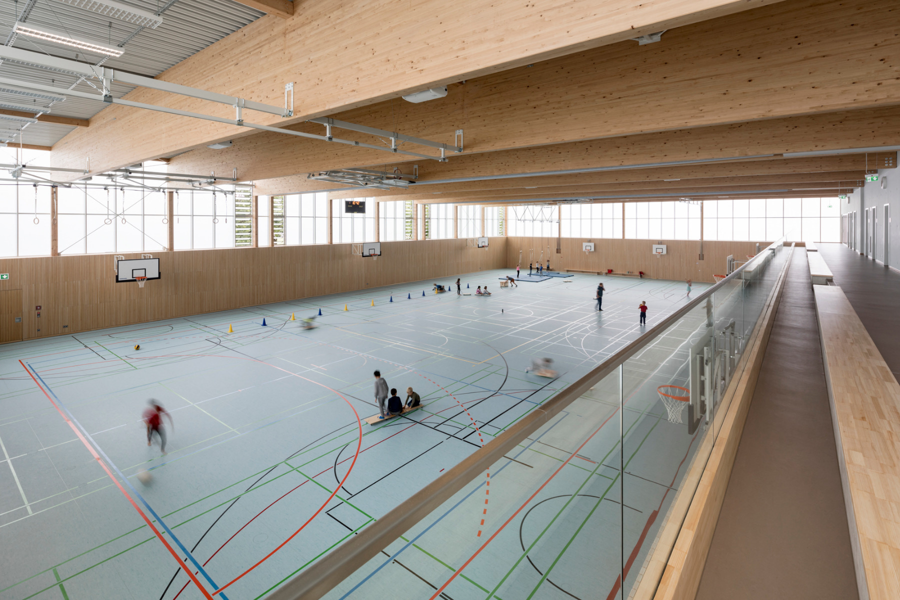 https://detail-cdn.s3.eu-central-1.amazonaws.com/media/catalog/product/1/2/12-schule-vaterstetten-balda-architekten.jpg?width=437&height=582&store=de_de&image-type=image