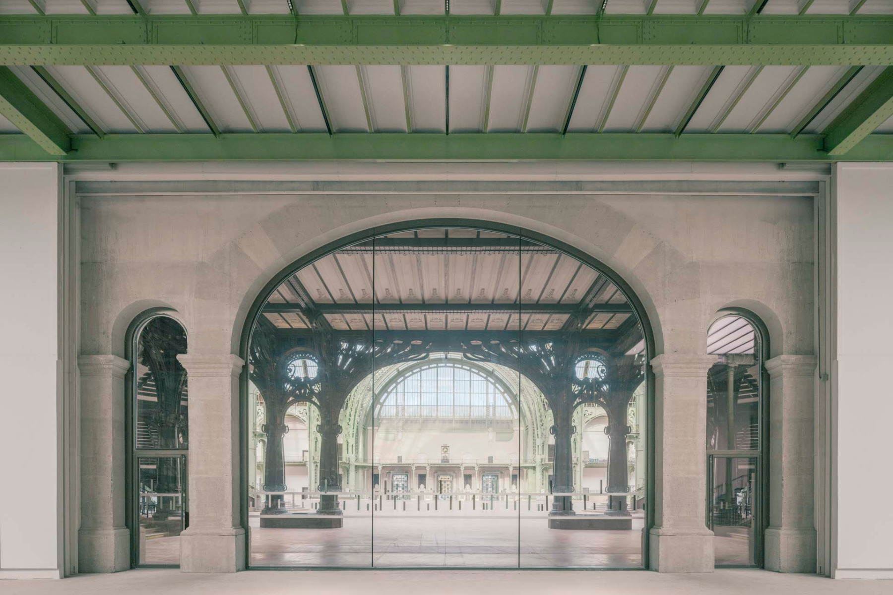 https://detail-cdn.s3.eu-central-1.amazonaws.com/media/catalog/product/1/4/14-restaurierung-grand-palais-paris-chatillon-architectes.jpg?width=437&height=582&store=de_de&image-type=image