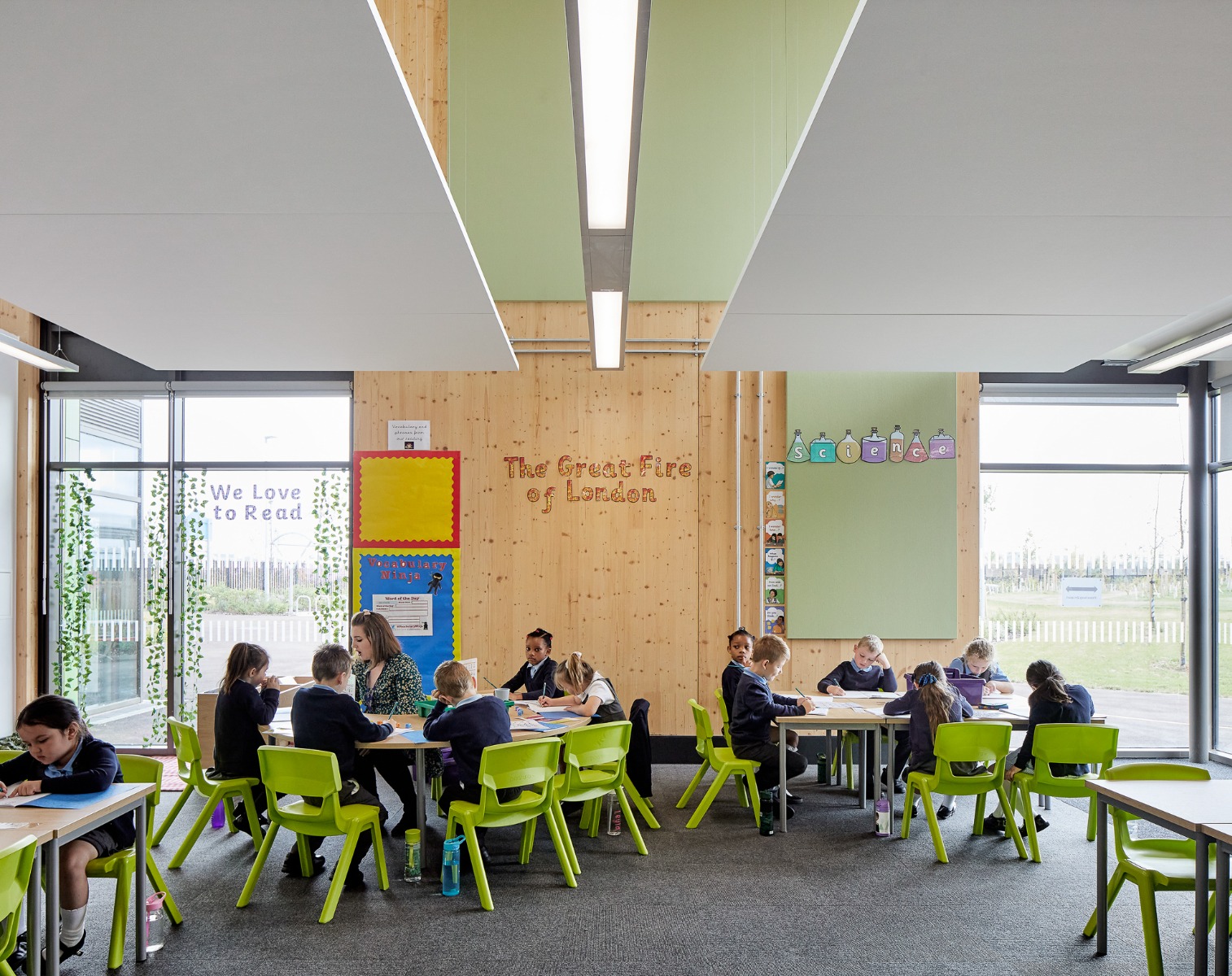 https://detail-cdn.s3.eu-central-1.amazonaws.com/media/catalog/product/1/5/15-drmm-architects-realisieren-grundschule-aus-holz.jpg?width=437&height=582&store=de_de&image-type=image
