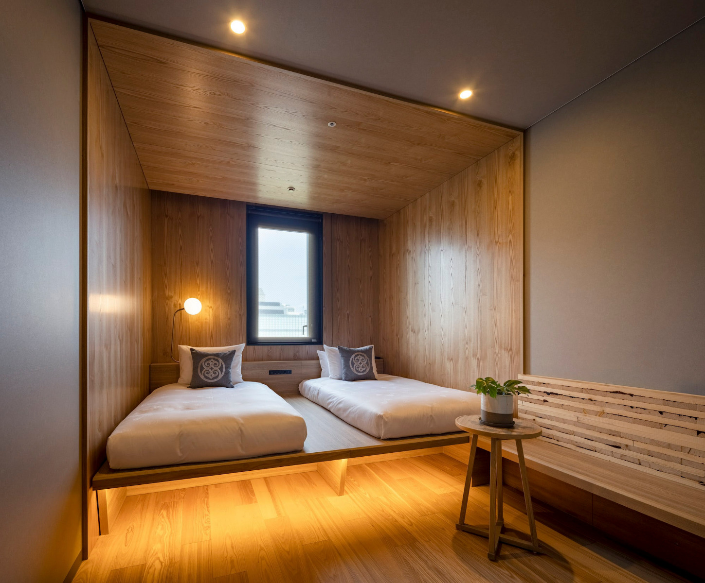https://detail-cdn.s3.eu-central-1.amazonaws.com/media/catalog/product/1/5/15-holz-hybridhotel-sapporo-mitsubishi-jisho-design.jpg?width=437&height=582&store=de_en&image-type=image