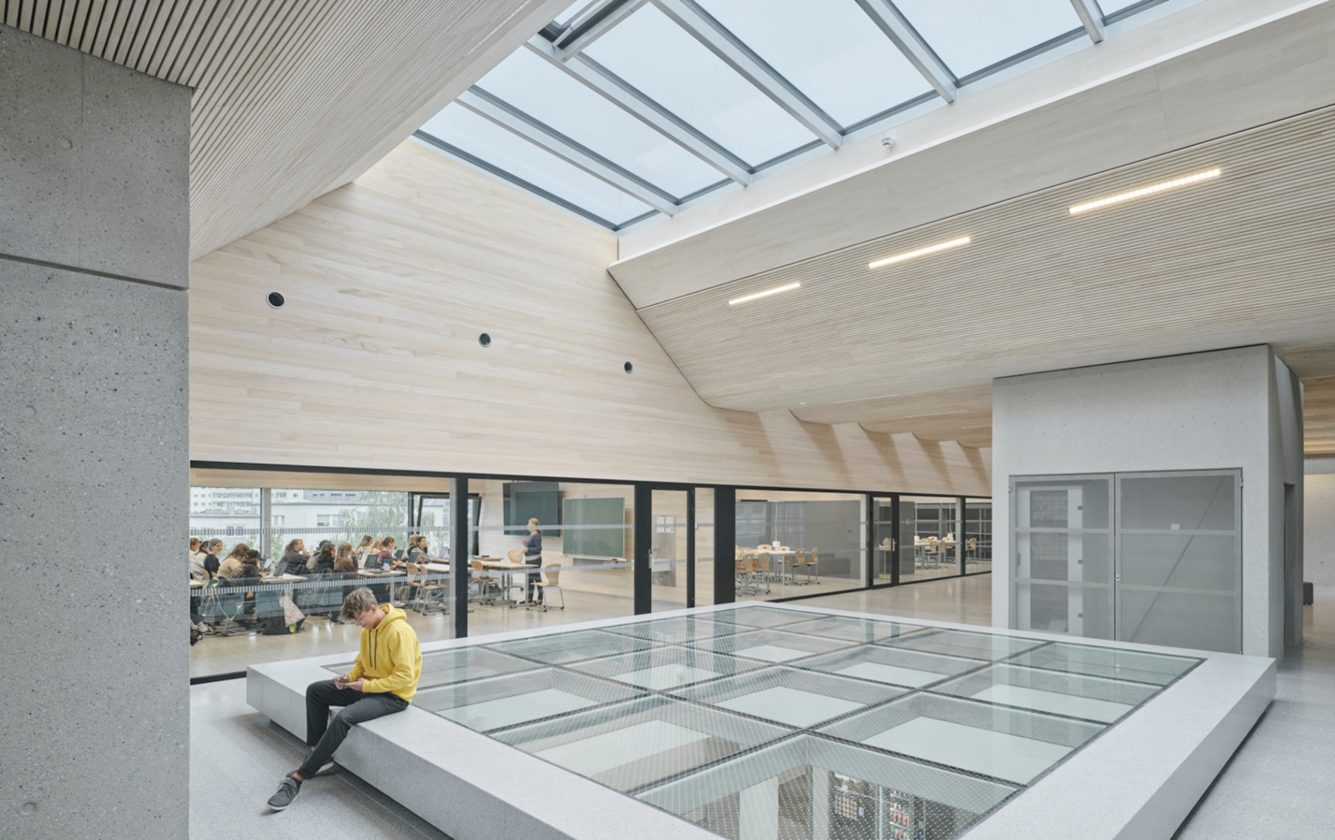 https://detail-cdn.s3.eu-central-1.amazonaws.com/media/catalog/product/1/5/15-oberschule-htl-bau-und-design-innsbruck-ao-architekten.jpg?width=437&height=582&store=de_de&image-type=image
