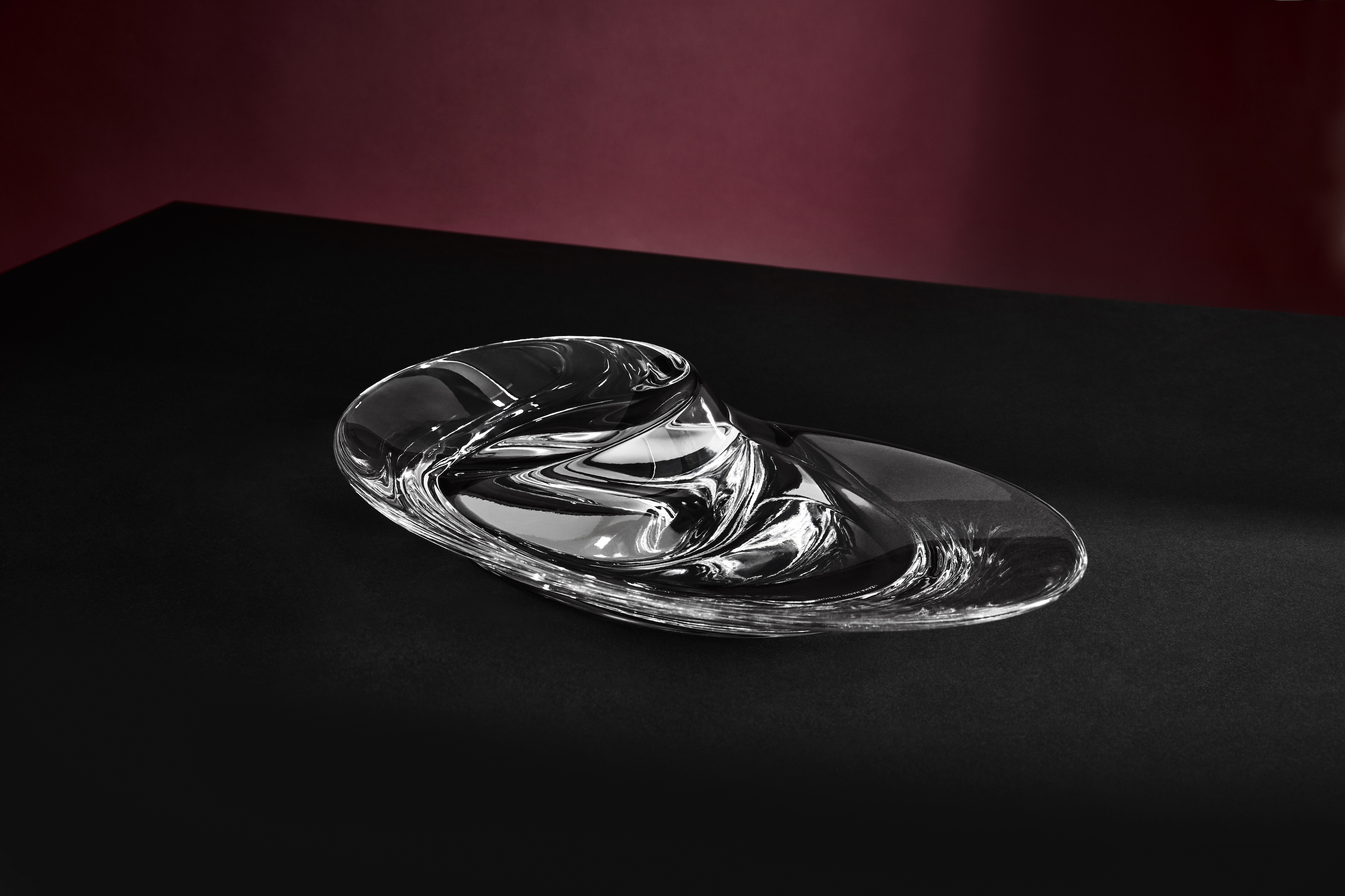 https://detail-cdn.s3.eu-central-1.amazonaws.com/media/catalog/product/1/7/17-MaisonObjet2019_ZHD_Swirl_Bowl.jpg?width=437&height=582&store=de_de&image-type=image