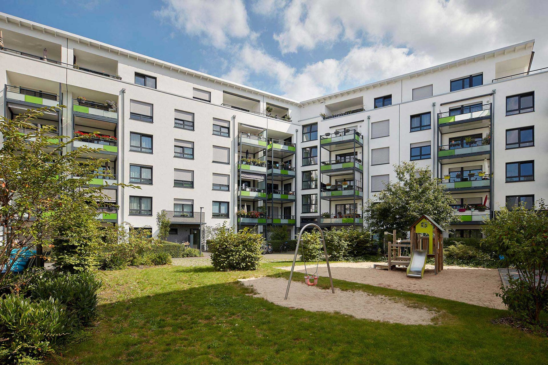 Die Düsseldorfer Bau- und Spargenossenschaft eG (DüBS) umfasst 2600 Mitglieder und verwaltet 110 000 qm Wohnfläche, 3800 qm Gewerbefläche sowie 900 Pkw-Stellplätze im gesamten Stadtgebiet von Düsseldorf. © Salto