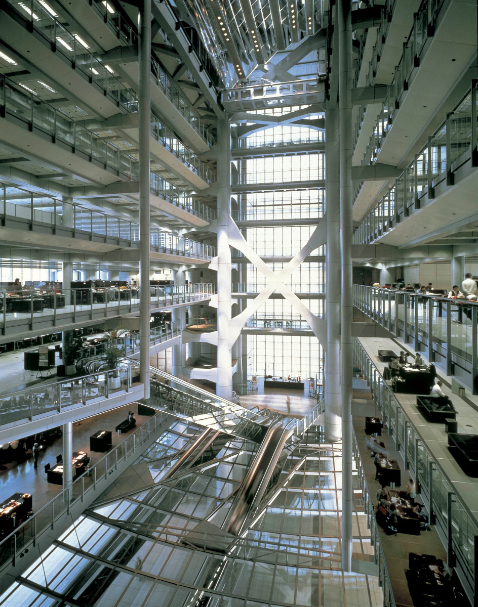 https://detail-cdn.s3.eu-central-1.amazonaws.com/media/catalog/product/2/1/21-ausstellung-centre-pompidou-norman-foster.jpg?width=437&height=582&store=de_en&image-type=image