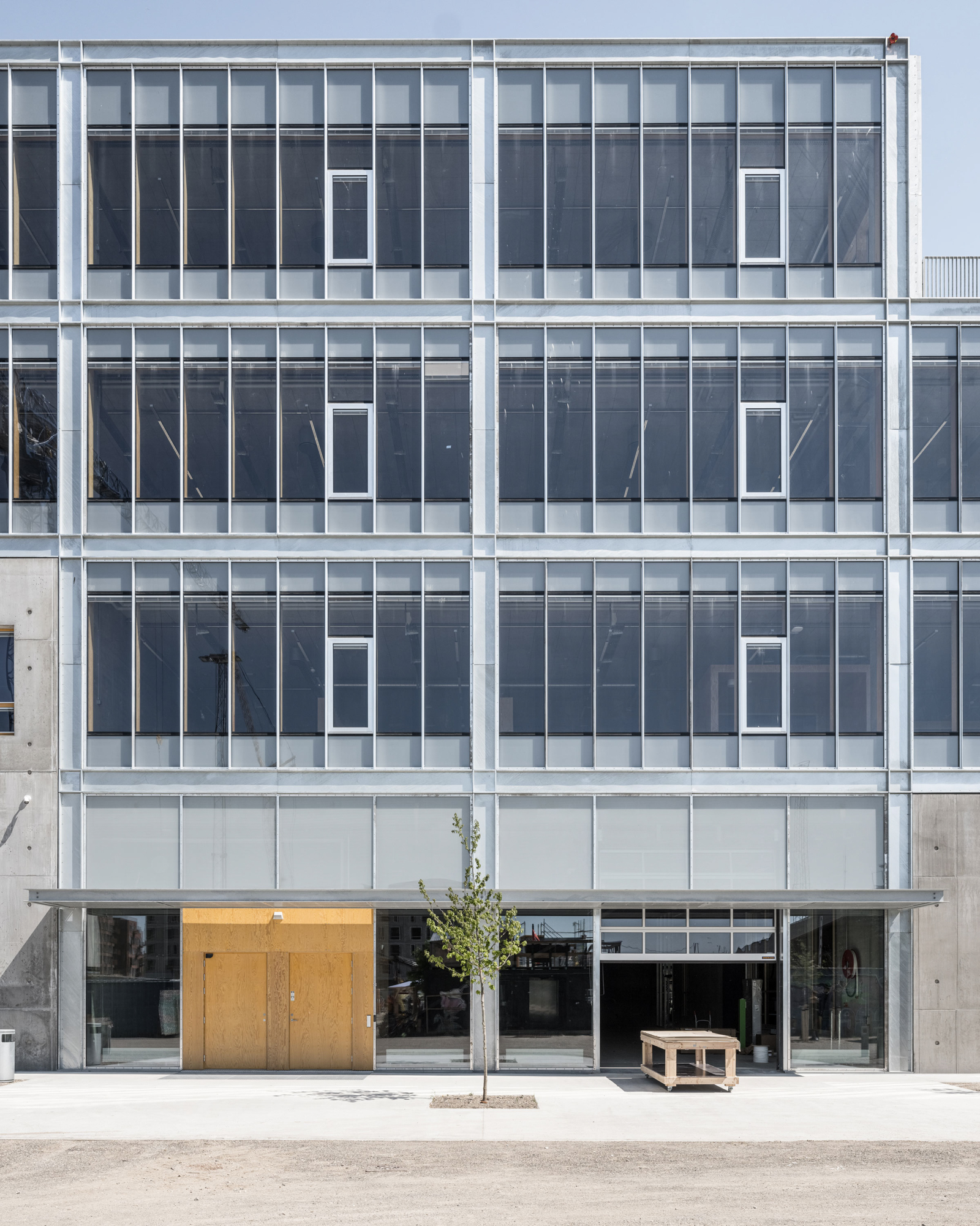 https://detail-cdn.s3.eu-central-1.amazonaws.com/media/catalog/product/2/4/24-Architekturhochschule-Aarhus-Adept.jpg?width=437&height=582&store=de_de&image-type=image