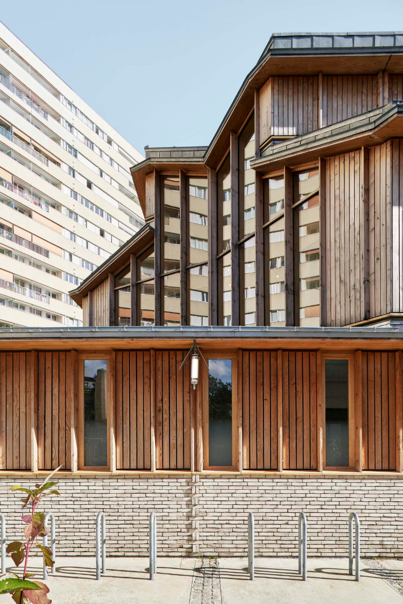 https://detail-cdn.s3.eu-central-1.amazonaws.com/media/catalog/product/2/5/25-gesundheitsamt-kindertagesstaette-paris-guillaume-ramillien-architecture.jpg?width=437&height=582&store=de_en&image-type=image