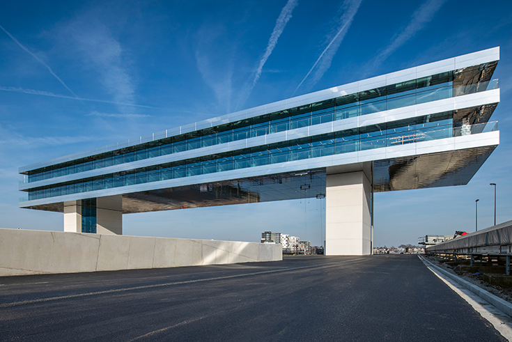 Mirrored Building Envelope
