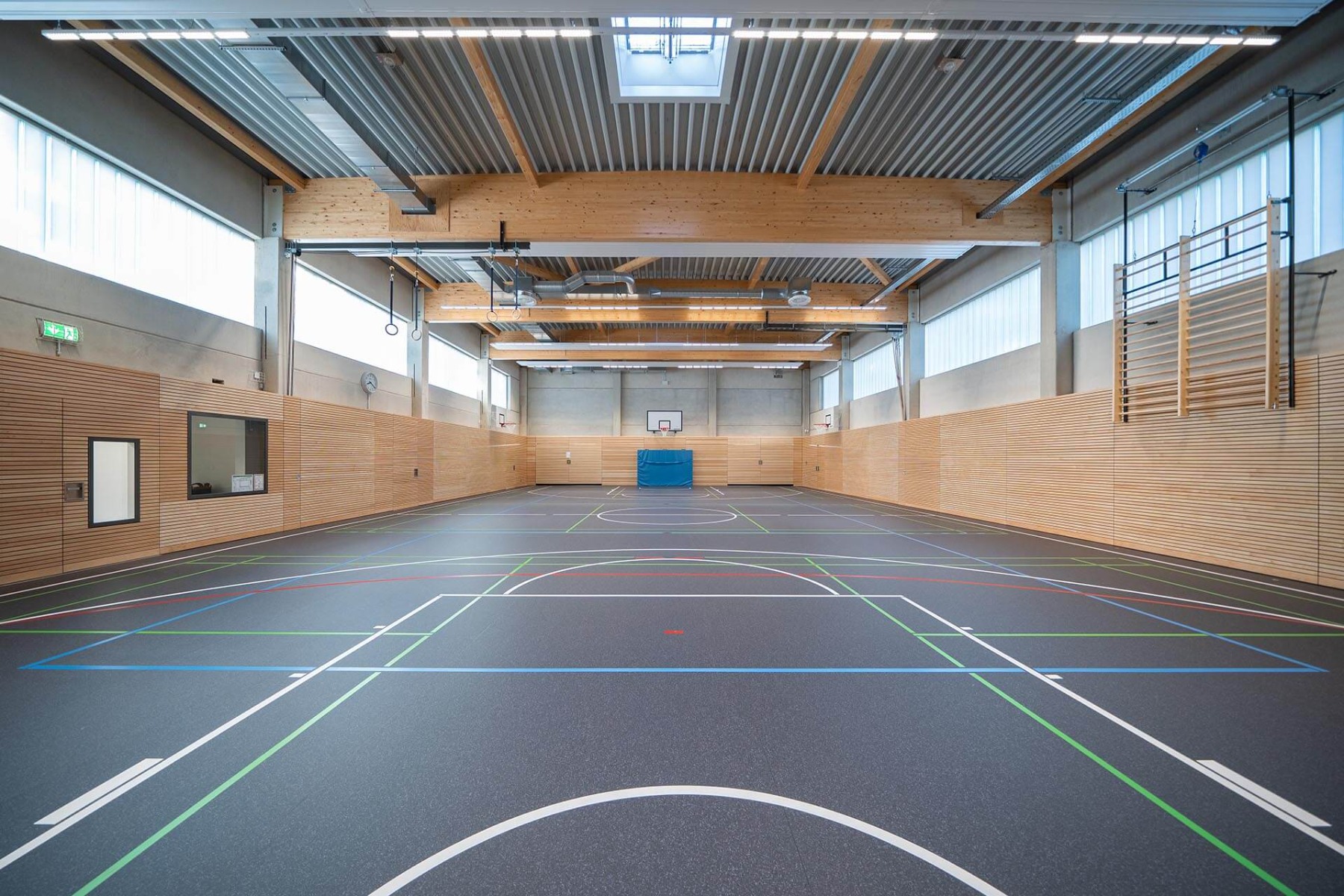 https://detail-cdn.s3.eu-central-1.amazonaws.com/media/catalog/product/3/_/3_goldbeck_grundschule_bregenzer_stra_e_monheim_sporthalle_1.jpg?width=437&height=582&store=de_de&image-type=image