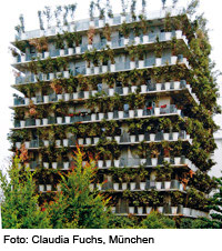 Lebende Wände, vertikale Gärten - vom Blumentopf zur grünen Systemfassade