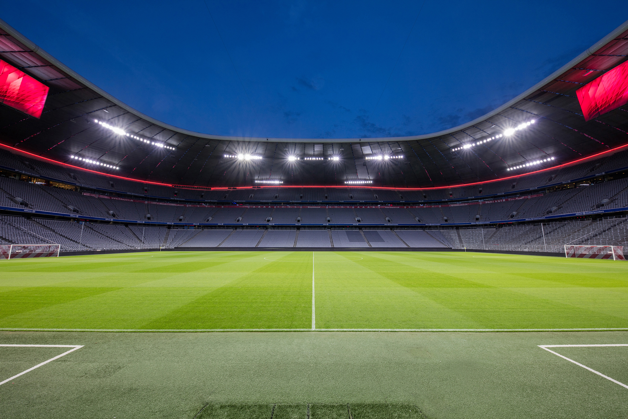 https://detail-cdn.s3.eu-central-1.amazonaws.com/media/catalog/product/A/l/Allianz-Arena-Muenchen-Philips-Lighting-Bild2.jpg?width=437&height=582&store=de_de&image-type=image
