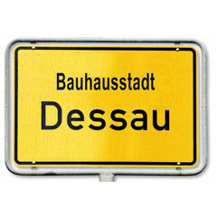 https://detail-cdn.s3.eu-central-1.amazonaws.com/media/catalog/product/B/a/Bauhausstadt_Dessau.jpg?width=437&height=582&store=de_de&image-type=image